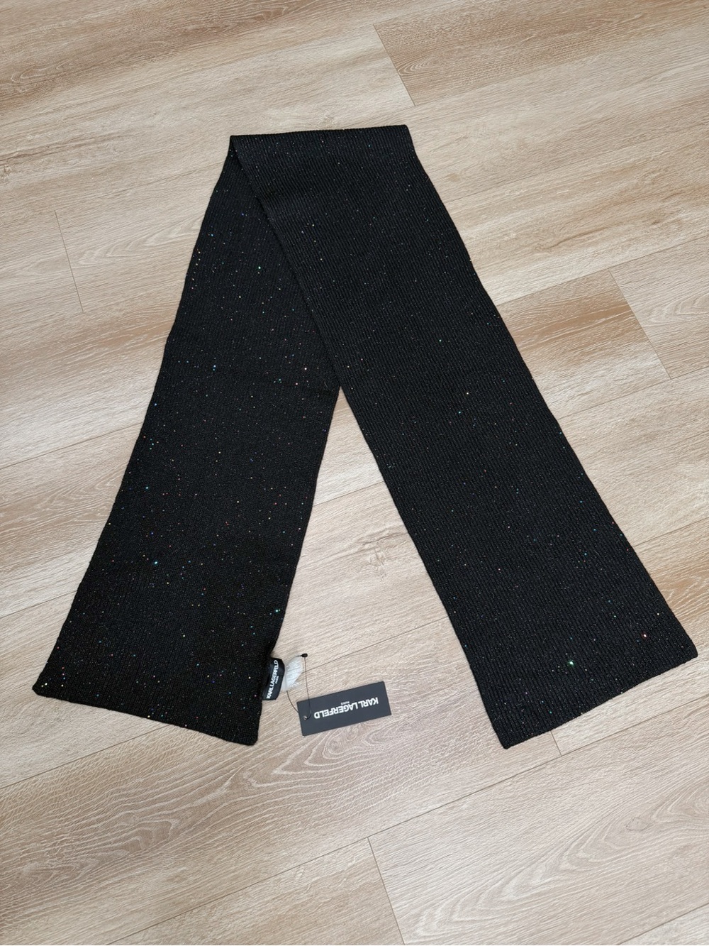 NWT Karl Lagerfeld Paris Ribbed Multicolored Sequin Scarf Black